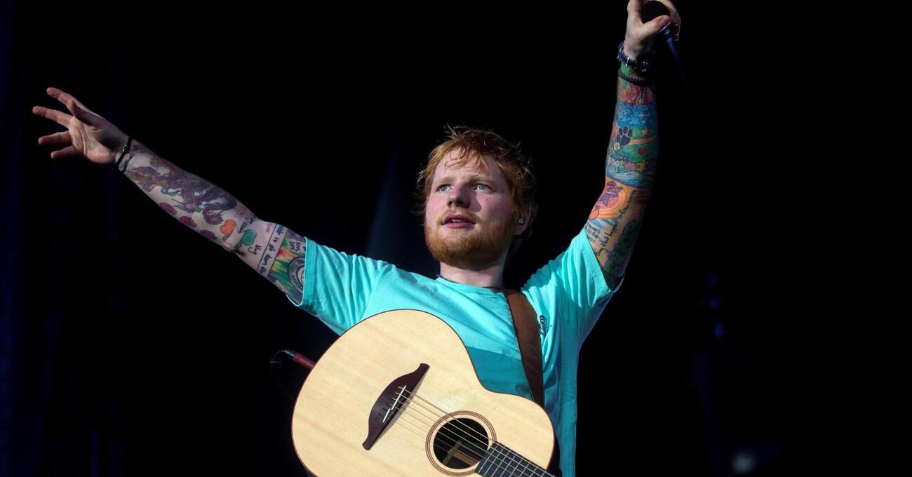 Ed Sheeran che duetta con tutti &egrave; un format? Da Ultimo all&rsquo;Olimpico di Roma ad Alfa, vi spieghiamo perch&eacute; &egrave; una lezione per gli artisti italiani che pensano solo ai numeri&hellip;