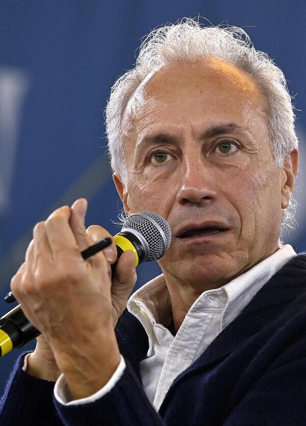 Delitto di Garlasco, Travaglio sbeffeggia le nuove ipotesi: &ldquo;Escludiamo il suicidio?&rdquo;. E su Bossetti...
