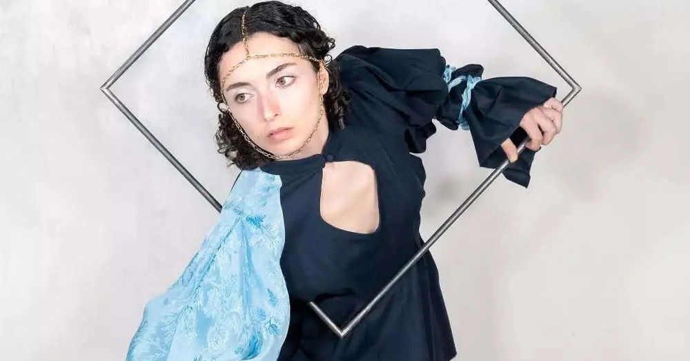 Avete mai ascoltato Caterina Duf&igrave; (in arte Vipera), che riscrive le regole della musica italiana col disco &quot;Acerbo e Divorato&quot;? In pratica, tra poesia e elettronica, resuscita la canzone d&rsquo;autore