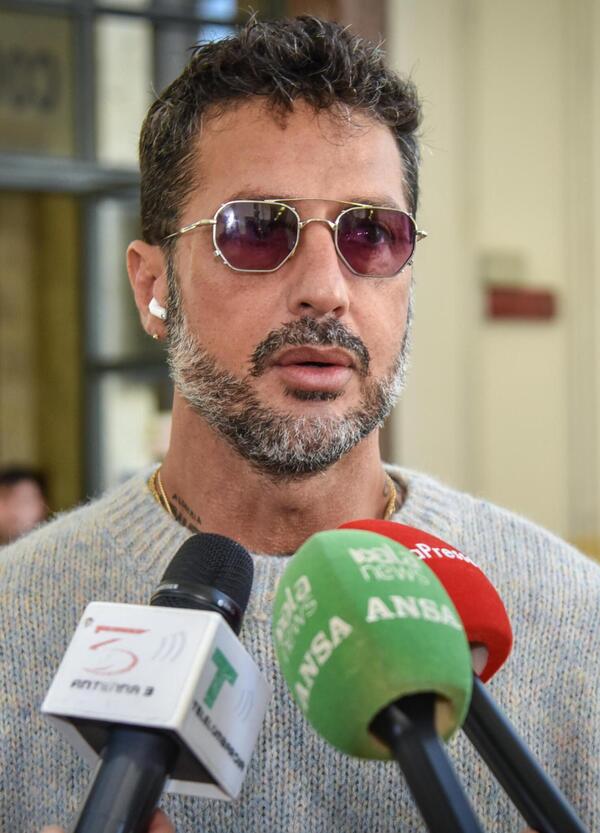 Perch&eacute; Fabrizio Corona ha incontrato Alberto Stasi? Arriva Falsissimo Crime dal carcere, su Bossetti e Garlasco