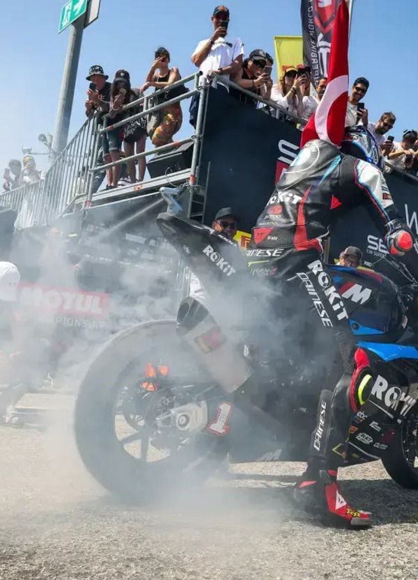 Le bertucce della MotoGP, il dissing Bulega vs Bassani, la data zero di Pirelli e i &ldquo;vecchi con la voglia&rdquo;: ecco il non raccontato del week end di SBK a Misano