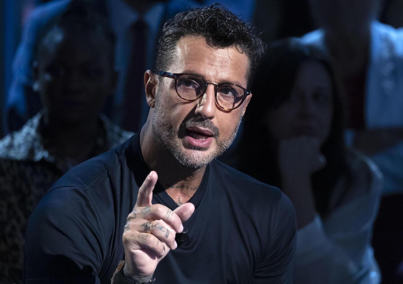 Fabrizio Corona smonta Belve Crime e la Rai? &ldquo;La cosa peggiore in Tv negli ultimi 35 anni&rdquo;. Bossetti? &ldquo;Sembrava libero, per lui assegno a 4 zeri&rdquo;. Francesca Fagnani che dice: &ldquo;L&#039;ho incastrato&rdquo;? Alberto Stasi, i detenuti e l&#039;avvocato Salvagni&hellip;