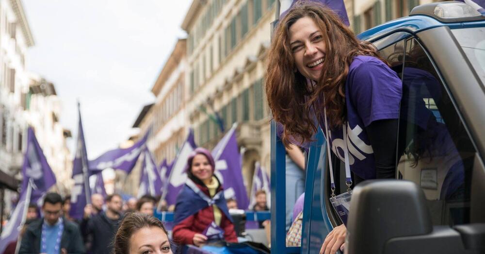 Reportage dentro Volt, il partito dei millennial che vuole ribaltare l&rsquo;Europa (e pure l&rsquo;Italia): dalla cannabis al matrimonio egualitario, ci hanno spiegato il loro manifesto radicale 