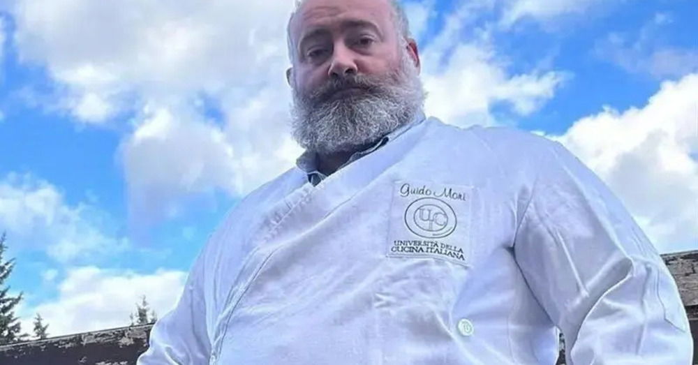 Le dieci cose pi&ugrave; odiose al ristorante? Le spiega Chef Guido Mori: &ldquo;Chi guarda Tik Tok e i cartoni perch&eacute; non se ne sta a casa?&rdquo;. Gli hamburger crudi? &ldquo;Bell&rsquo;idea del ca*zo&rdquo;. E sul risotto, il prosecco e la pizza gourmet...