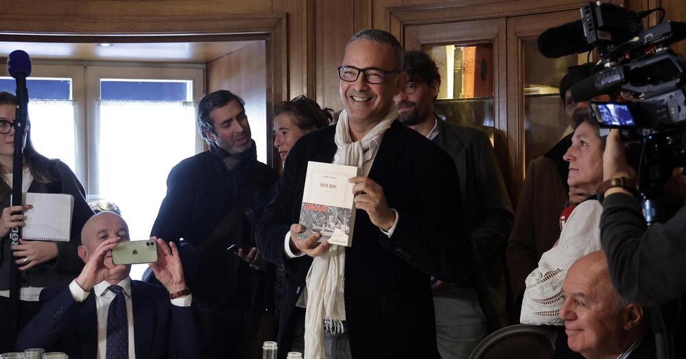Abbiamo letto &ldquo;Ur&igrave;&rdquo; di Kamel Daoud (La Nave di Teseo), lo scrittore che in Italia rischia di essere arrestato: ma com&rsquo;&egrave;? Ci dimostra che a essere muti non sono i dissidenti algerini ma noi, che non riusciamo a difendere uno scrittore davvero libero