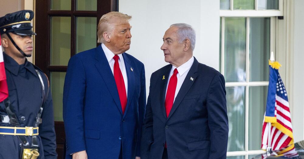 LA BORDATA del fedelissimo di Trump che attacca Netanyahu: &ldquo;&Egrave; un venditore&rdquo;. Ma perch&eacute; Bannon va contro Israele se la posizione di Donald &egrave; completamente diversa? Poi sugli Usa, la linea America First e il cambio di regime&hellip;