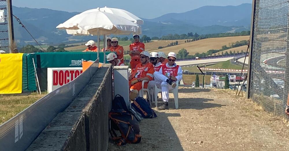 Siamo andati a cercare il medico che ha soccorso Fabio Quartararo al Mugello: &quot;Non gli ho rimesso a posto la spalla l&igrave;&quot;. Il dottor Charte: &quot;Ha fatto da solo&quot;