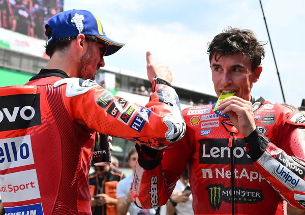 Marc Marquez, altro pianeta: &quot;Sono partito usando solo l&#039;udito&quot;. Poi punzecchia Pecco Bagnaia: &quot;Il vero rivale &egrave; mio fratello&quot;