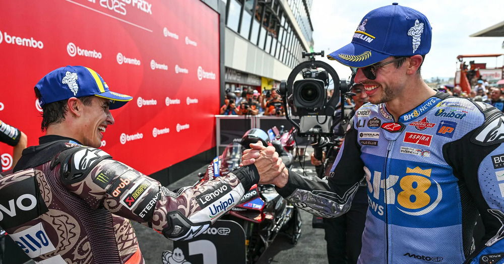Ok Tardozzi che festeggia Alex, ma quanto si aiutano i Marquez in questa MotoGP? Al Mugello la conferma di Marc: &ldquo;Ho mandato un messaggio a mio fratello per dirgli quale gomma...&rdquo;
