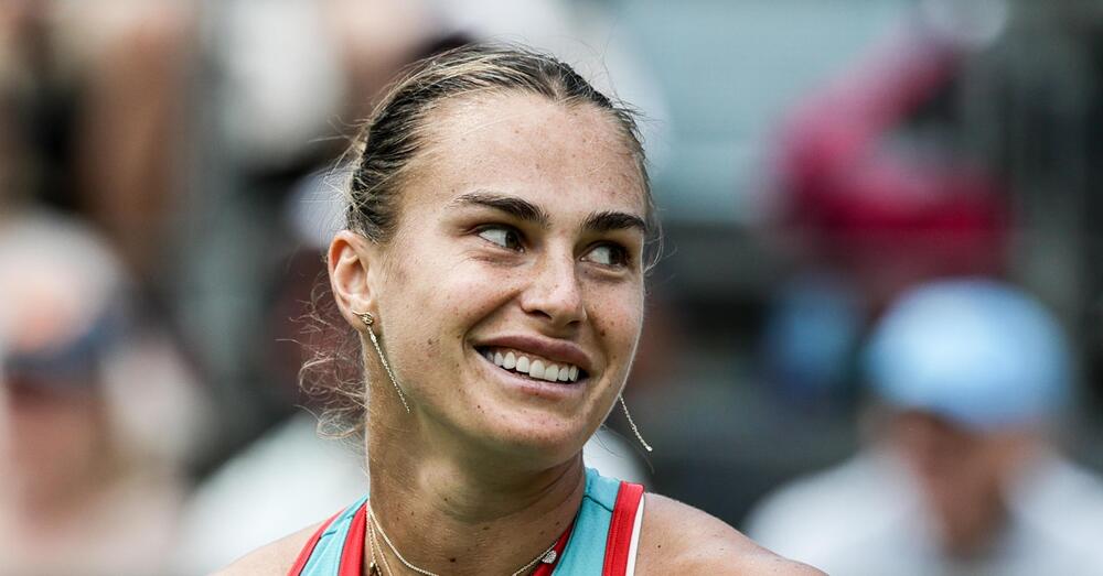 SINNER E SABALENKA, MA CHE STORIA &Egrave;? Wimbledon parte col botto: ma che ci fa Jannik con Aryna?