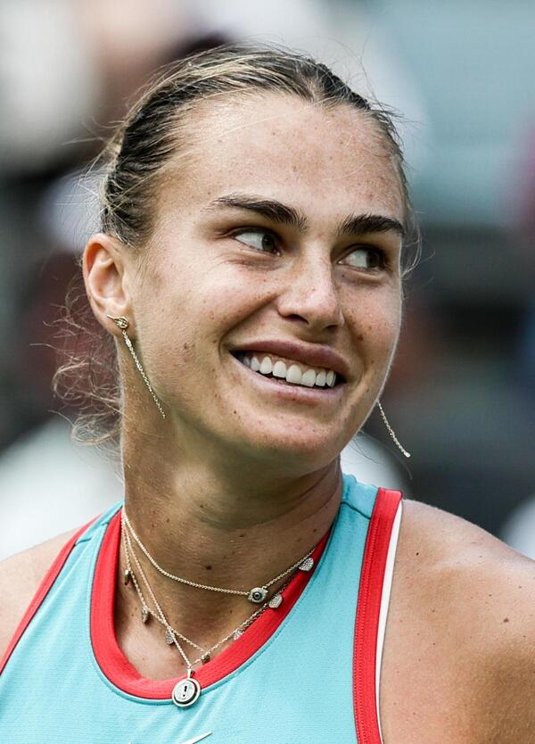 SINNER E SABALENKA, MA CHE STORIA &Egrave;? Wimbledon parte col botto: ma che ci fa Jannik con Aryna?