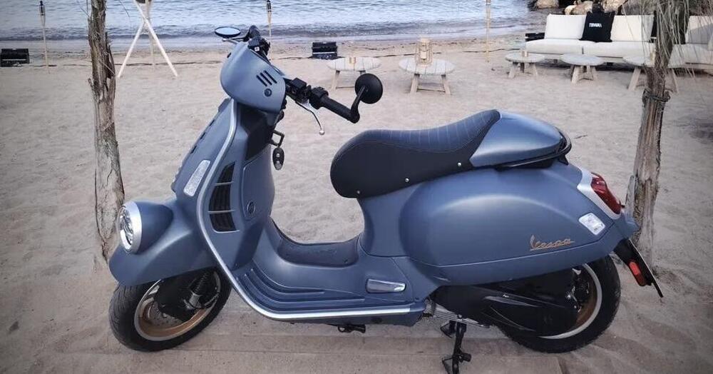 La verit&agrave;? Vespa non si &egrave; mai dimenticata di noi e con Officina 8 continua a portarci in vacanza, sulle spiagge pi&ugrave; belle del Mediterraneo