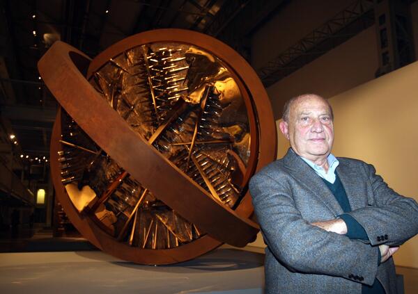 LETTERA D&#039;AMORE ad Arnaldo Pomodoro, amico e grande scultore, nei giorni della scomparsa. Aldo Nove: &quot;Anche se non ci sei pi&ugrave;, il mondo ha ancora la tua forma&quot;