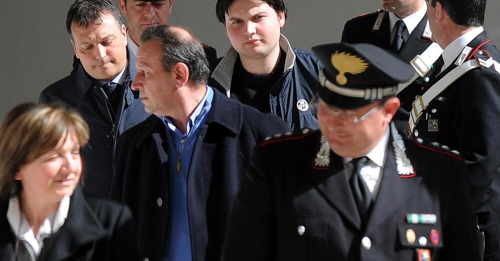 Omicidio Poggi, &ldquo;Marco quell&rsquo;estate non l&rsquo;ho mai visto. E anche il nome Biasibetti non mi dice niente&rdquo;. Parla l&rsquo;albergatore in Trentino che ospit&ograve; i genitori di Chiara: &ldquo;Presero una matrimoniale&rdquo;. Perch&eacute; l&rsquo;alibi del fratello non &egrave; mai stato controllato? 
