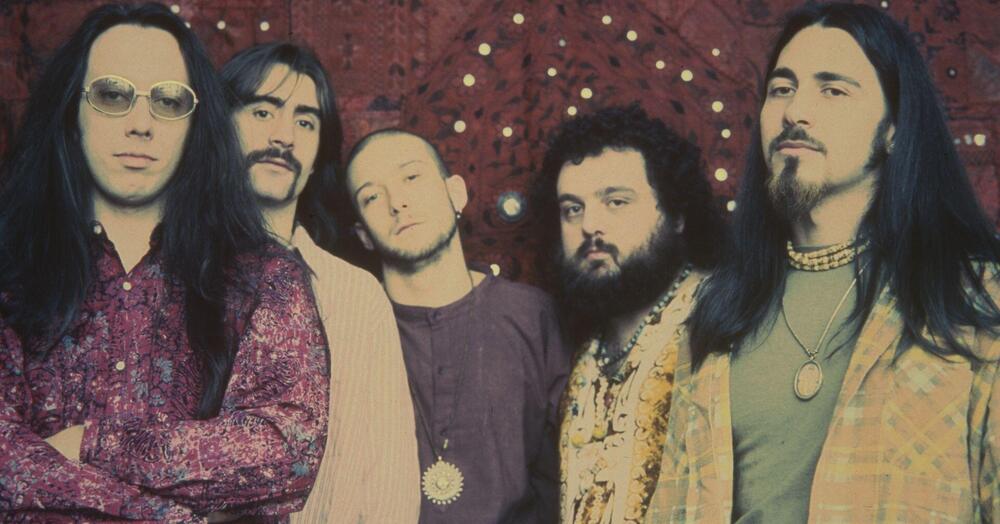 Tornano i Karma dopo 30 anni! Tutta la musica mainstream &egrave; mer*a, come dice Manuel Agnelli? No, l&rsquo;Italia &egrave; catastrofista&rdquo;. Ma il sistema &ldquo;dei live a San Siro sta collassando&hellip;&rdquo;