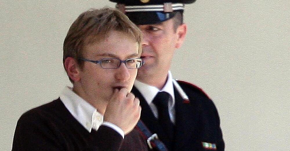 Delitto di Garlasco, IL PRIMO ARRESTO DI STASI &Egrave; STATO IL PUNTO DI NON RITORNO? Parla l&rsquo;avvocato De Rensis: &ldquo;Il biondino dagli occhi di ghiaccio &egrave; diventato un assassino&rdquo;. E sulla scomparsa delle impronte digitali di Chiara Poggi dal pigiama...