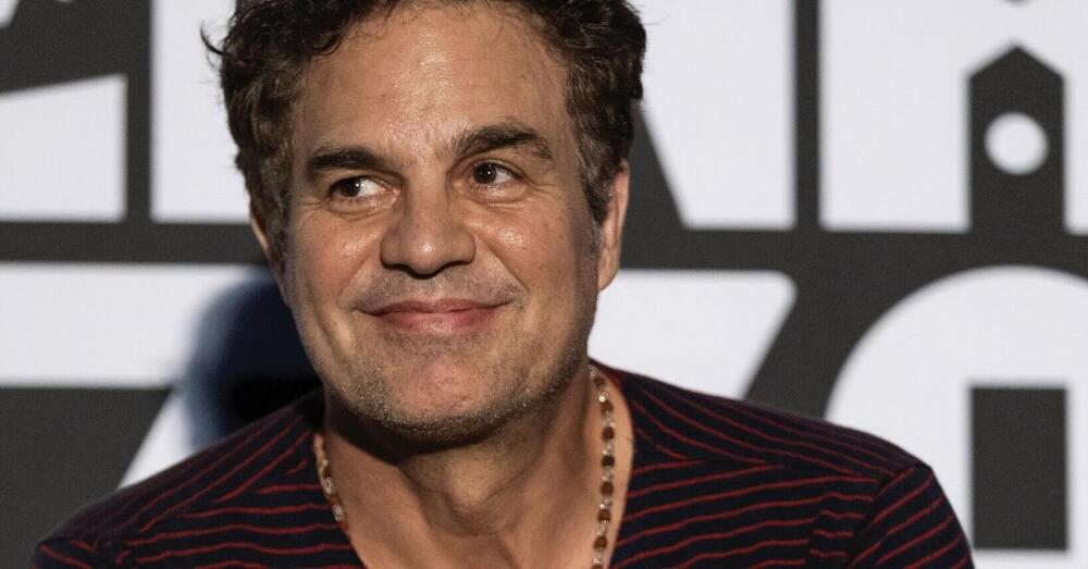 Ci siamo fatti spiegare il mondo da Mark Ruffalo in dieci minuti: la guerra, il potere come oppressione, i cattivi, le piattaforme. Fellini? &ldquo;Ha portato l&rsquo;immaginazione e i sogni al cinema&rdquo;. E l&rsquo;intelligenza artificiale&hellip;