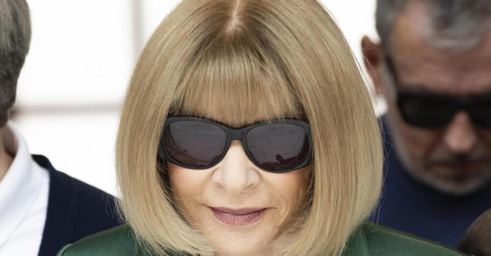 Anna Wintour lascia Vogue? Altro che addio e pensione, anche alle regine piace la poltrona. E la verit&agrave; &egrave; che il suo potere aumenta: ecco perch&eacute;