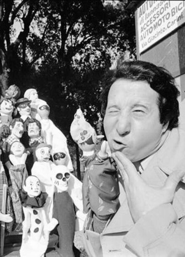 Il funerale di Alvaro Vitali? Un romanzo dell&rsquo;ingratitudine: pochi vip, le lacrime dei romani e Verdone...