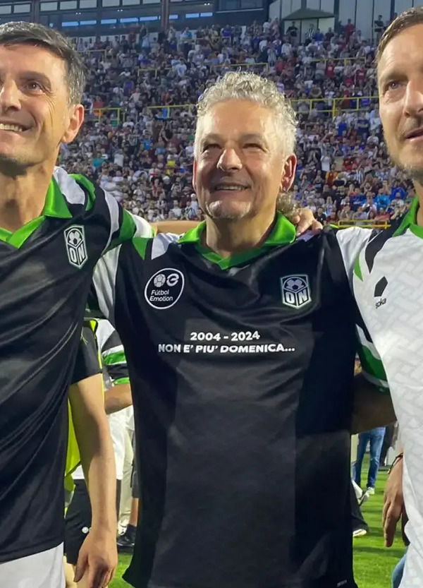 Il calcio quello bello con Adriano e Zola di nuovo insieme, Totti che fa ancora magie e Baggio&hellip; welcome tu Operazione Nostalgia