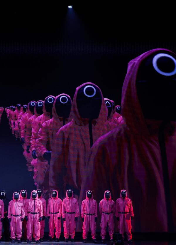 Squid Game 3, nato incendiario muore pompiere? L&#039;abbiamo visto su Netflix, ma com&#039;&egrave;? La stagione finale diventa un talent sulla carit&agrave; cristiana (fa concorrenza a Trenta ore per la vita)