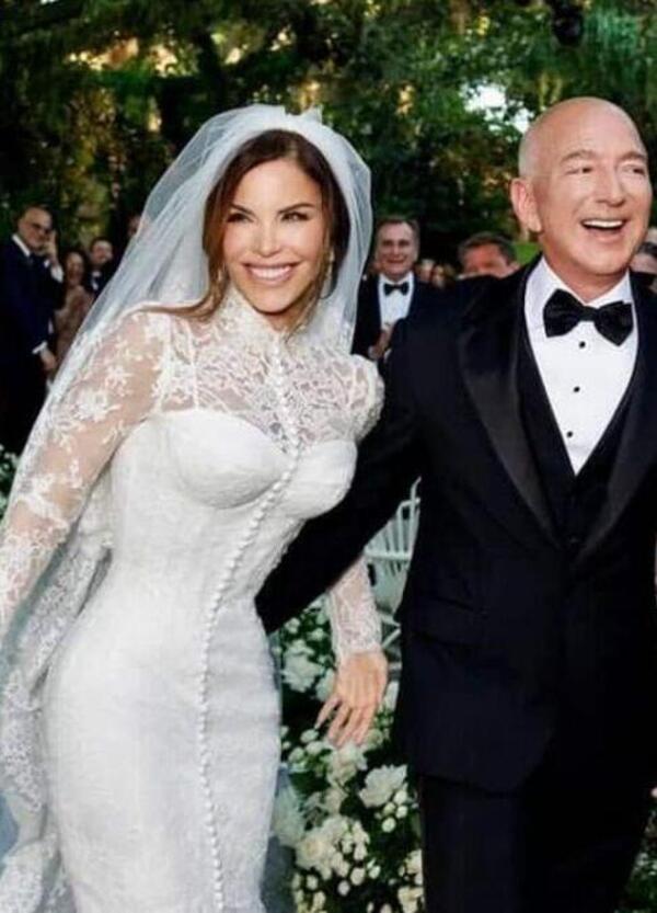 La verit&agrave; sul matrimonio Bezos-Sanchez a Venezia? Che mister Amazon &egrave; tirchio: ecco perch&eacute;...