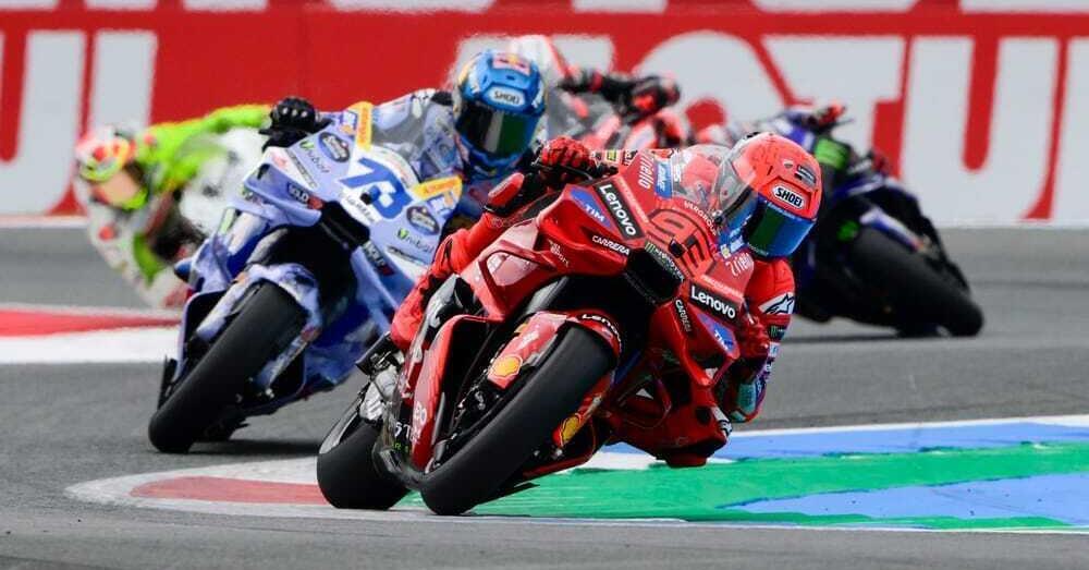 Alex non trova lo spazio (o la voglia?) e Marc Marquez si prende un&rsquo;altra Sprint. Grande ASSENte Pecco Bagnaia: sul podio ci va Marco Bezzecchi
