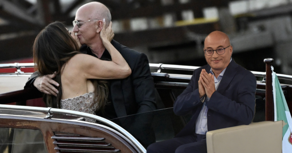 Aldo Cazzullo SMONTA il matrimonio di Bezos. &Egrave; la morte a Venezia? &ldquo;S&igrave;, ma dell&rsquo;idea di uguaglianza&rdquo;. Dalla rivoluzione francese alla citt&agrave; noleggiata: &ldquo;Sembra Squid Game&rdquo;. E sul turismo che l&rsquo;Italia si merita&hellip;