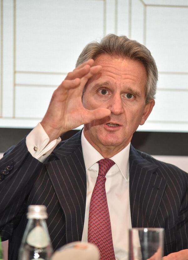 L&rsquo;ora fatale dell&rsquo;ops di Monte dei Paschi su Mediobanca. Nagel guarda ai dividendi, mentre Unicredit...