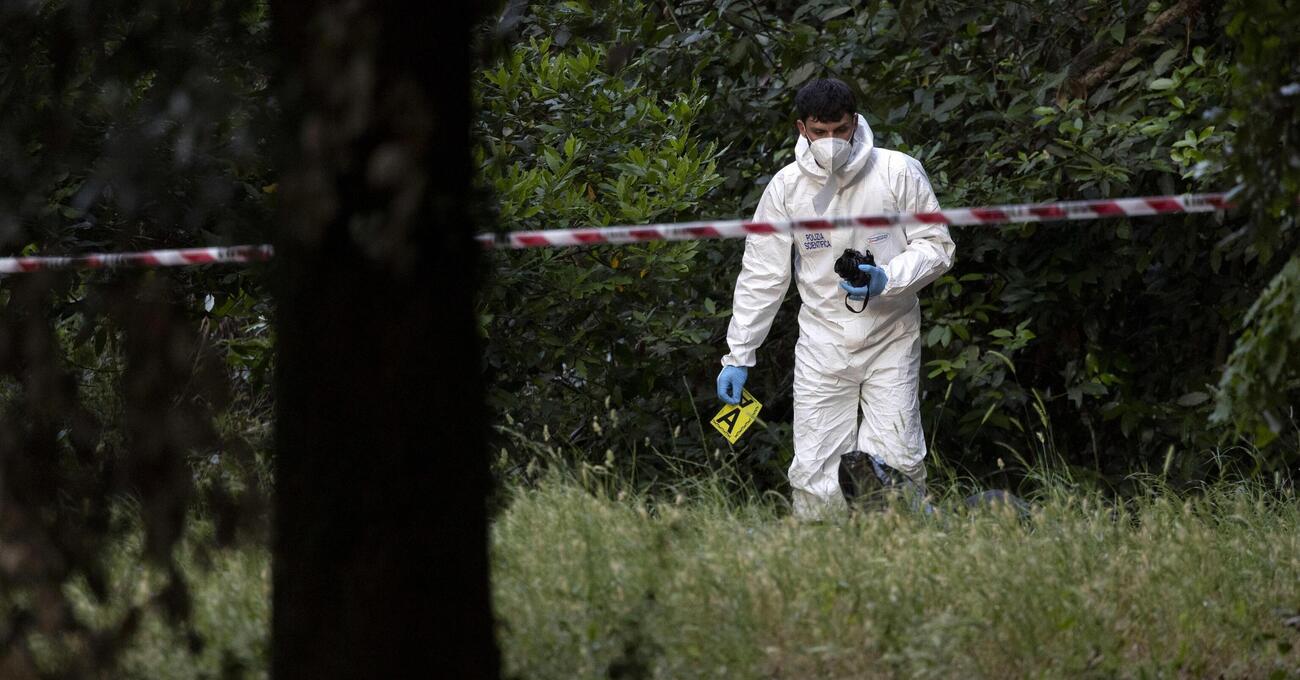 VILLA PAMPHILI, KAUFMANN CE LO PIGLIAMO NOI: gli Stati Uniti non chiedono l&#039;estradizione e l&rsquo;Italia lo preleva in Grecia. La Corte di Larissa dice s&igrave;, il trolley ancora nel fiume, il film mai girato e i giorni del dramma ricostruiti. Ecco cosa sappiamo