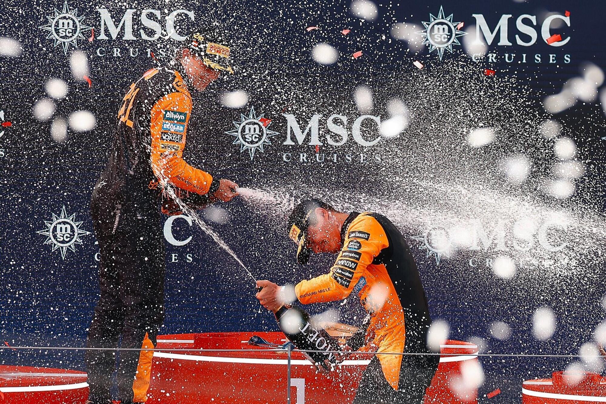 Lando Norris e Oscar Piastri festeggiano la doppietta del Red Bull Ring