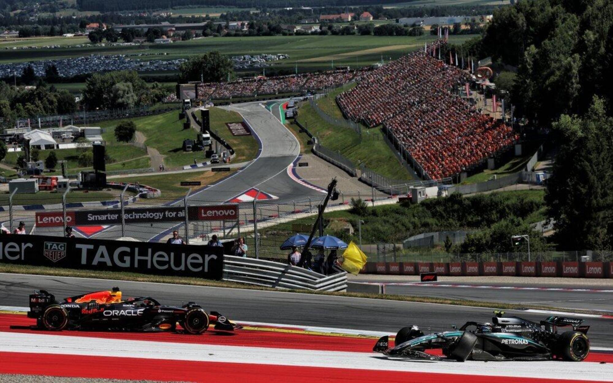 L&#039;incidente tra Kimi Antonelli e Max Verstappen