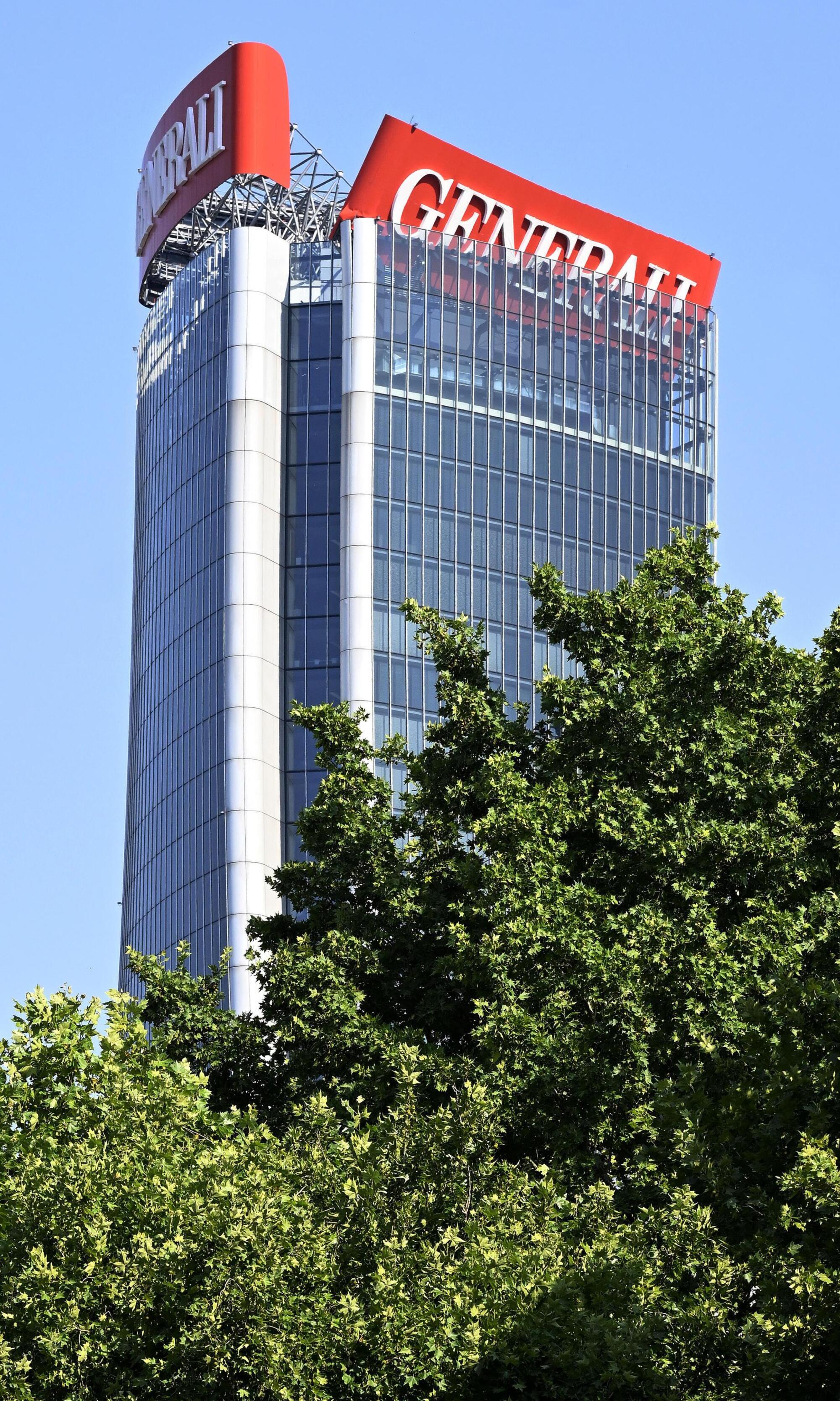 L'insegna della torre Generali crollata