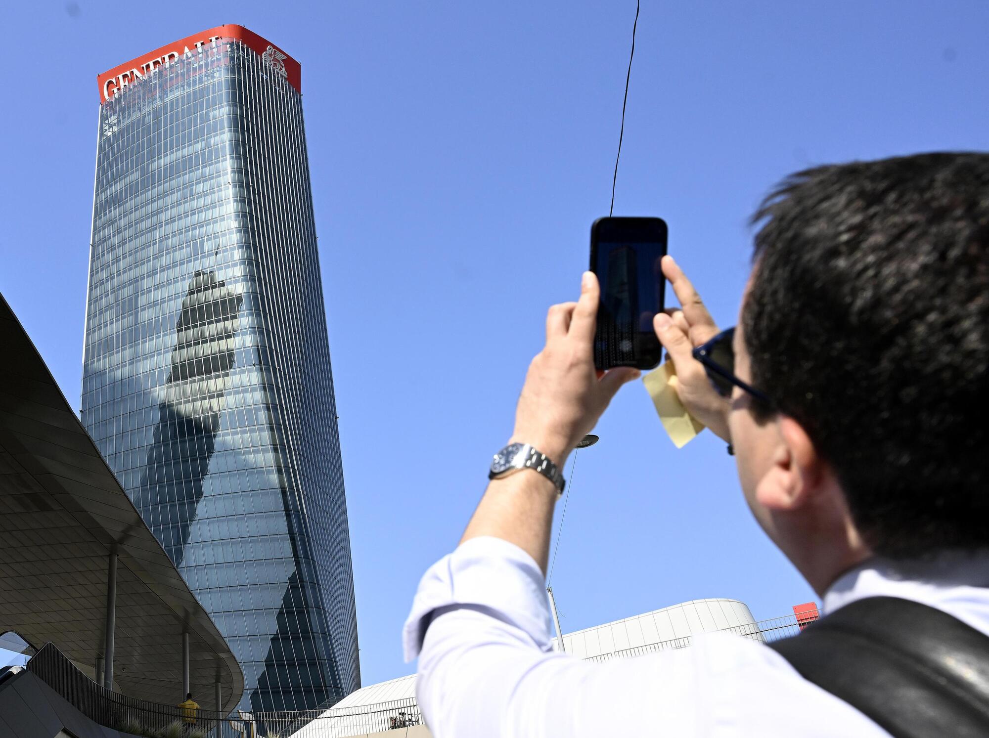 L'insegna Generali è il simbolo di un'economia che sta fallendo?