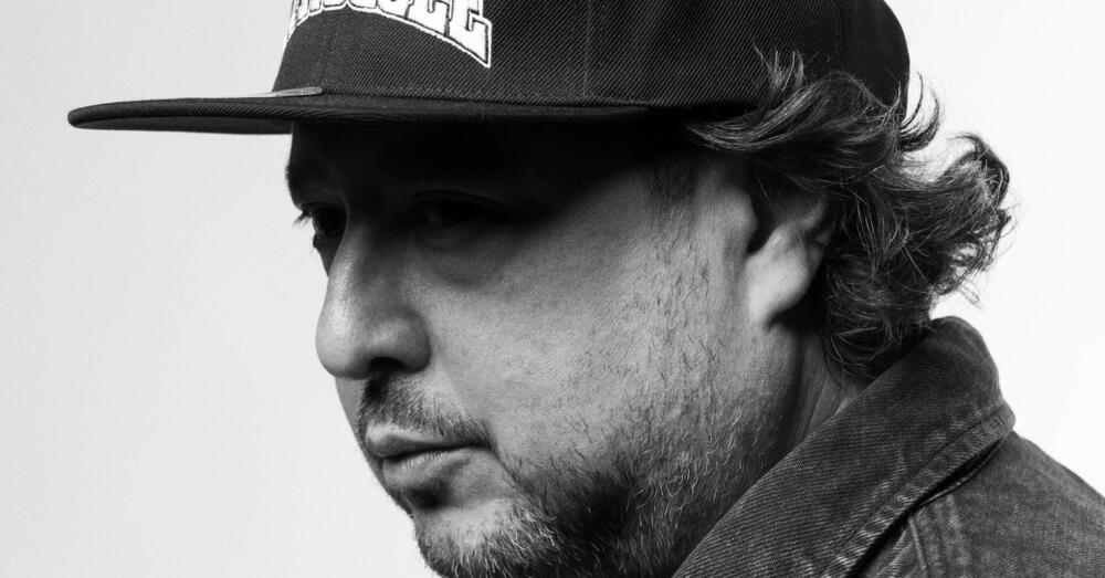 Abbiamo ascoltato &ldquo;60 hz II&rdquo;, il nuovo album di Dj Shocca, ma com&rsquo;&egrave;? Un atto d&rsquo;amore per la cultura hip hop. E le collaborazioni con Gu&egrave;, Club Dogo, Izi e&hellip;