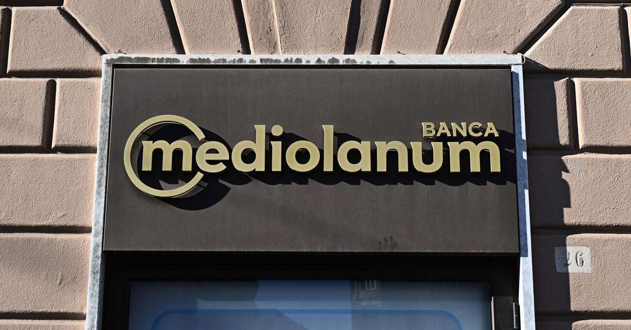 Risiko bancario, perch&eacute; Mediolanum esce da Mediobanca prima del piano di Nagel e dell&rsquo;offerta pubblica di Montepaschi? La famiglia Doris vuole cedere il 3,5% e scendono anche Gavio e Acutis