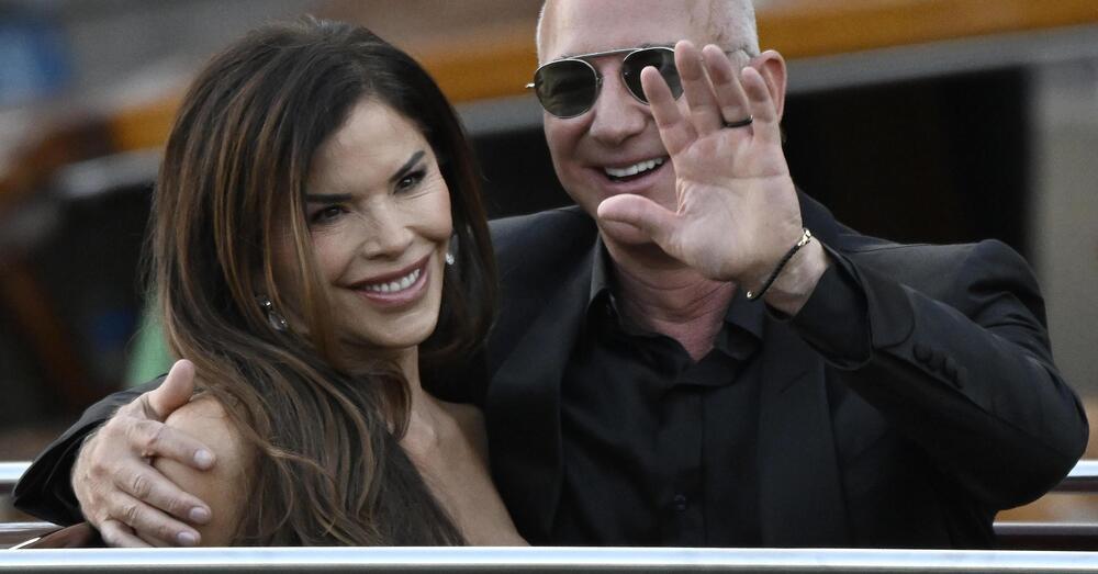 Tutti gli orologi degli ospiti al matrimonio Bezos e S&aacute;nchez a Venezia? Tom Brady con un Patek Philippe femminile, il Porsche di Orlando Bloom e i Rolex di casa Jenner. E Vittoria Ceretti?
