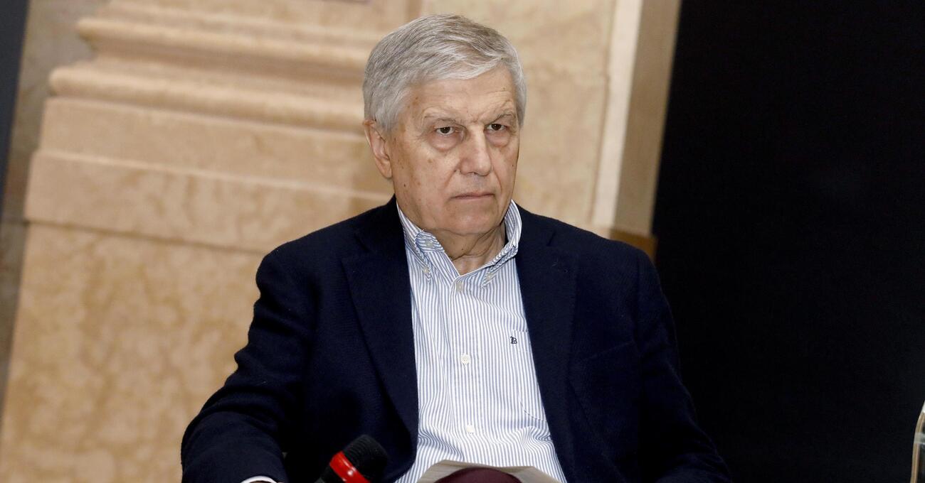 &ldquo;IL SANGUE DI GARLASCO FA AUDIENCE&rdquo;? Aldo Grasso durissimo sulla cronaca nera in tv. E su De Rensis, avvocato di Alberto Stasi: &ldquo;Bivacca in video&rdquo;. E il programma Filorosso e il Pride di Budapest&hellip;