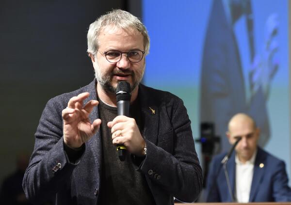 Intervista scatenata a Borghi: &ldquo;Il climate change? Non &egrave; colpa dell&rsquo;uomo, ma della Panda Euro 3&rdquo;