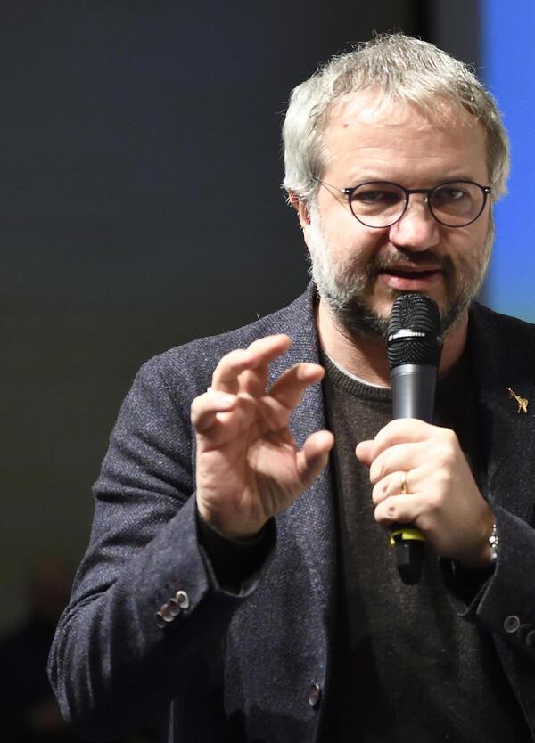 Intervista scatenata a Borghi: &ldquo;Il climate change? Non &egrave; colpa dell&rsquo;uomo, ma della Panda Euro 3&rdquo;