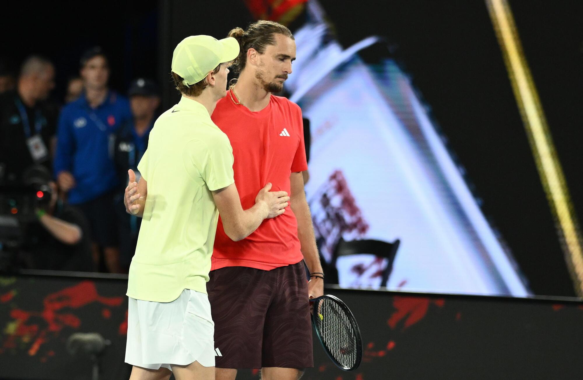 Zverev con Sinner in Australia