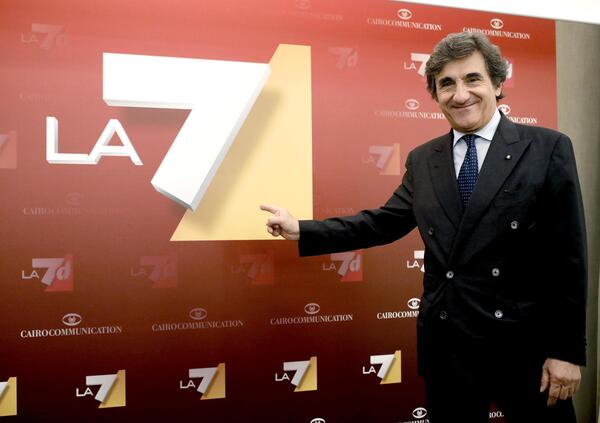 Siamo stati alla presentazione dei palinsesti di La7, ma com&egrave; andata? Mentana rimane al TgLa7 ma non rinnova, Gruber, Floris e Gramellini fino al 2030 e Cairo sogna &quot;Sanremo&quot;. L&#039;aspetto pi&ugrave; interessante? Il men&ugrave; del pranzo per i giornalisti...