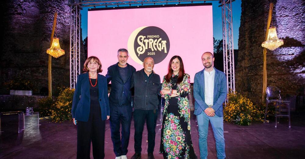 C&#039;&egrave; differenza tra il Premio Strega e Temptation Island? Da Amici della Domenica ad Amici di Maria: ecco perch&eacute; la cinquina finalista &egrave; come una coppia del reality di Filippo Bisciglia