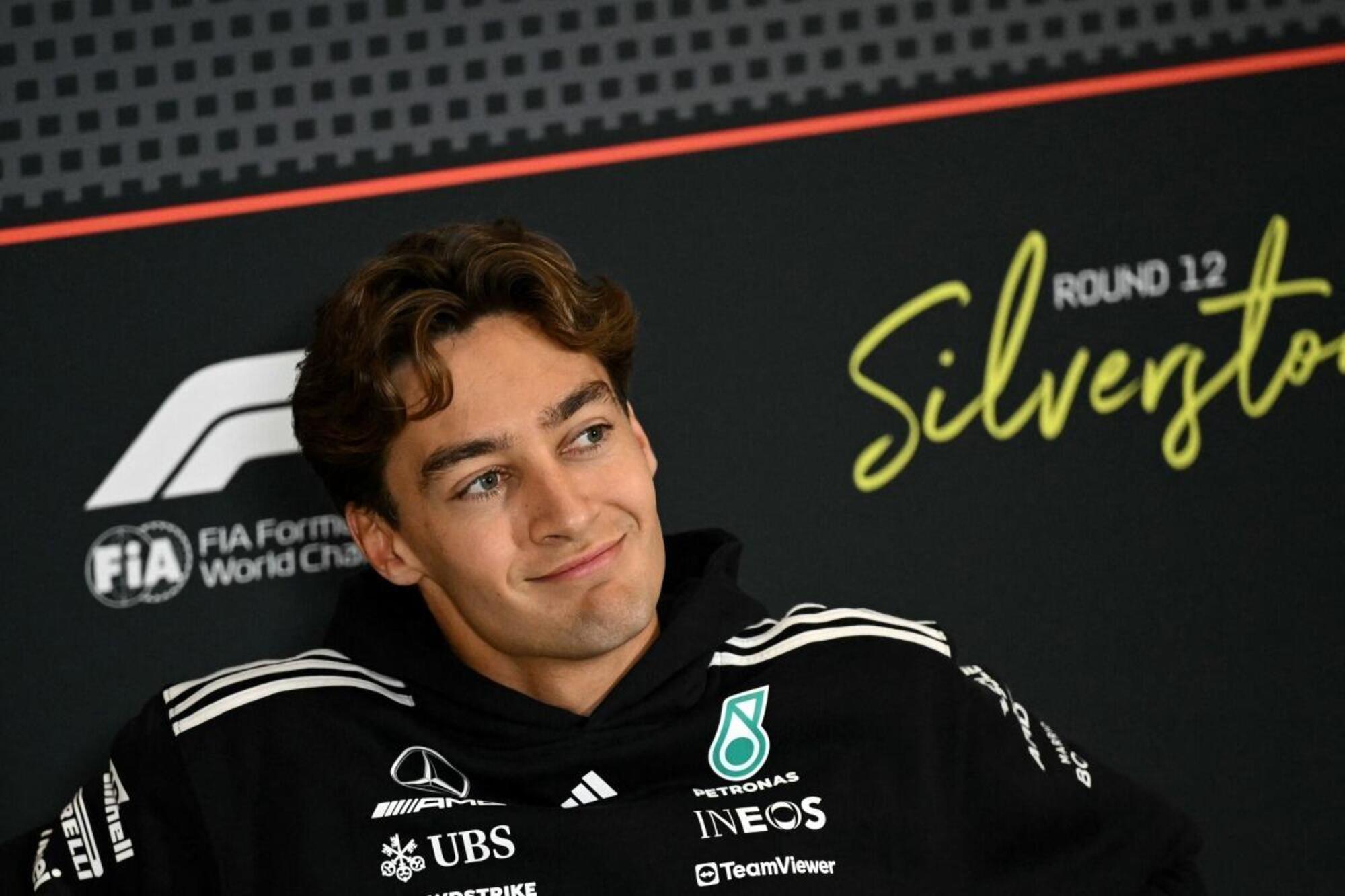 George Russell durante la conferenza stampa di Silverstone
