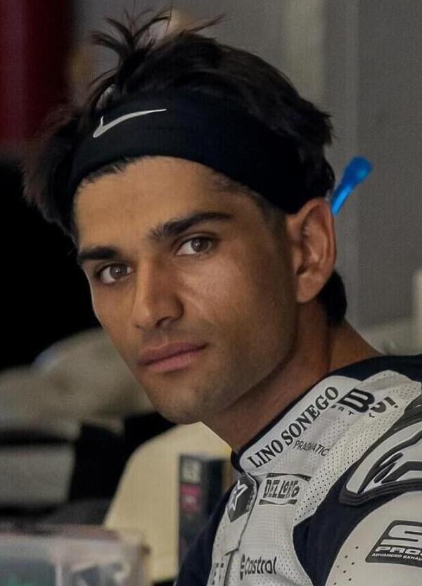 Jorge Mart&iacute;n torna in moto con una faccia da McCurry, una piccola bugia e la tuta Aprilia. La Honda? C&#039;&egrave; la novit&agrave;&hellip;