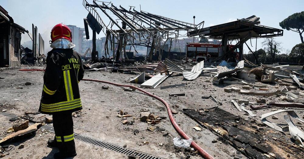 BOMBARDANO ROMA? NO, SCOPPIA UN DISTRIBUTORE! 45 feriti (2 in pericolo di vita), cos&#039;&egrave; successo: la fuga di gas, l&#039;autocisterna di Gpl e le fiamme...