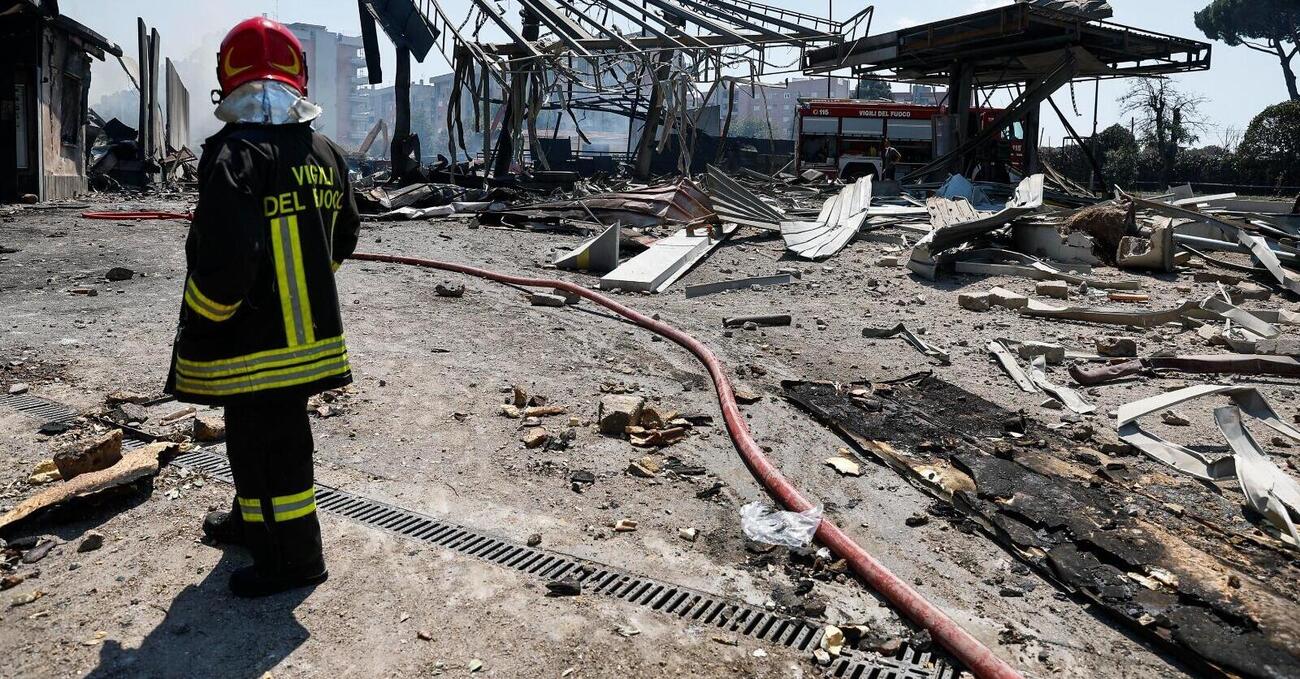 BOMBARDANO ROMA? NO, SCOPPIA UN DISTRIBUTORE! 45 feriti (2 in pericolo di vita), cos&#039;&egrave; successo: la fuga di gas, l&#039;autocisterna di Gpl e le fiamme...