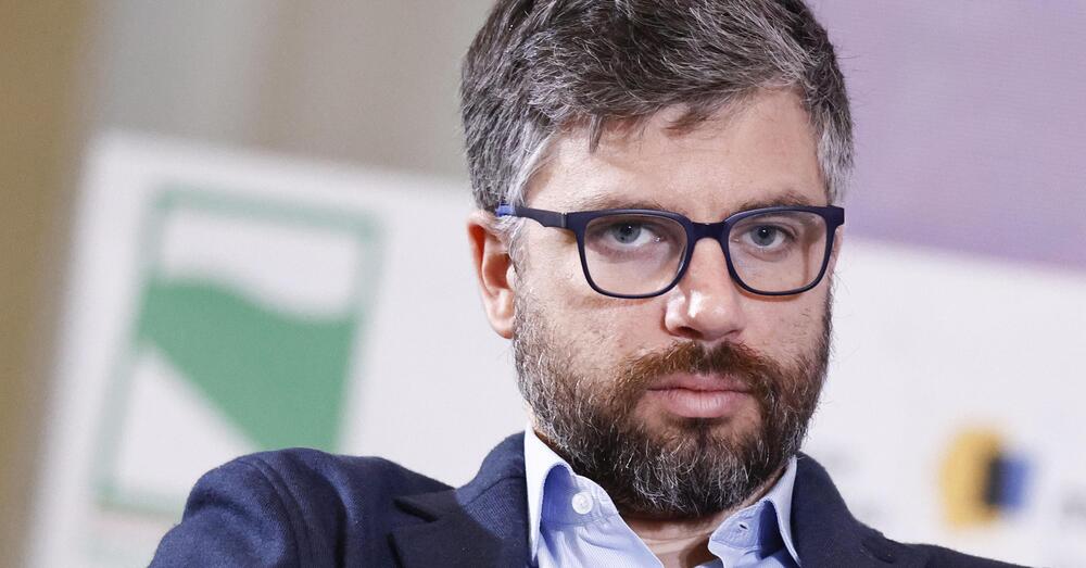 &ldquo;Elon Musk vuole cambiare la specie umana&rdquo;. Abbiamo letto &ldquo;Il Nemico&rdquo; di Stefano Feltri (Utet), ma com&#039;&egrave;? Una critica al re di Tesla, Space X e dei social: ecco perch&eacute; la democrazia &egrave; un intralcio agli affari, e l&#039;ex Doge va fermato