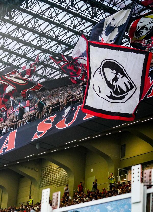 I Banditi della Sud: &ldquo;A Milanello non ci saremo&rdquo;. E gli ultras festeggiano cantando anche per Lucci?