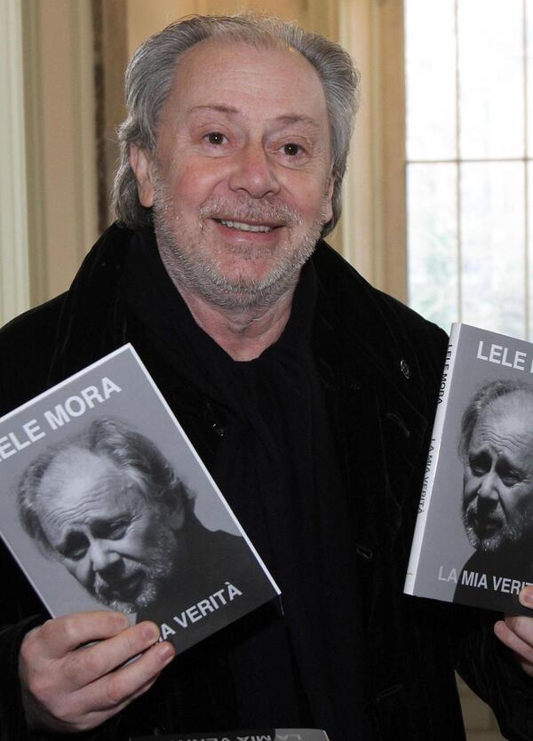 Lele Mora e Libri Brutti: &ldquo;Imboccavo Olindo Romano in cella, lo chiamavo Yogi&rdquo;, su Signorini, Fede, Silvio e&hellip;